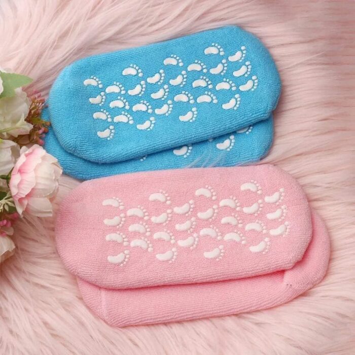 Moisturizing Gel Socks,Ultra-Soft with Spa Quality Gel for Moisturizing Vitamin E and Oil Infused, Gel Socks Helps Repair Dry Cracked Skins FREE FOOT PILE (1 Pair-Color May very) - Image 13