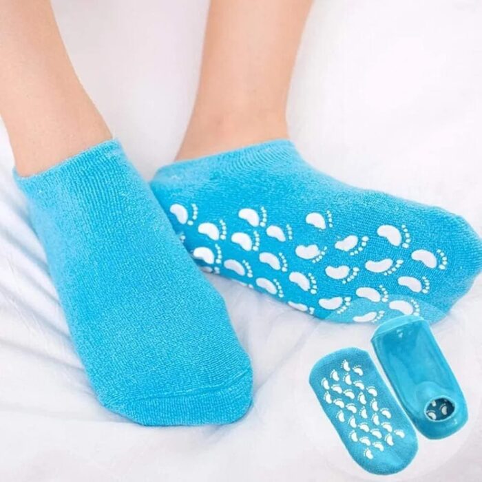 Moisturizing Gel Socks,Ultra-Soft with Spa Quality Gel for Moisturizing Vitamin E and Oil Infused, Gel Socks Helps Repair Dry Cracked Skins FREE FOOT PILE (1 Pair-Color May very) - Image 10